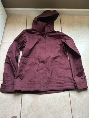 Columbia Women's Hooded Ski Jacket in Burgundy